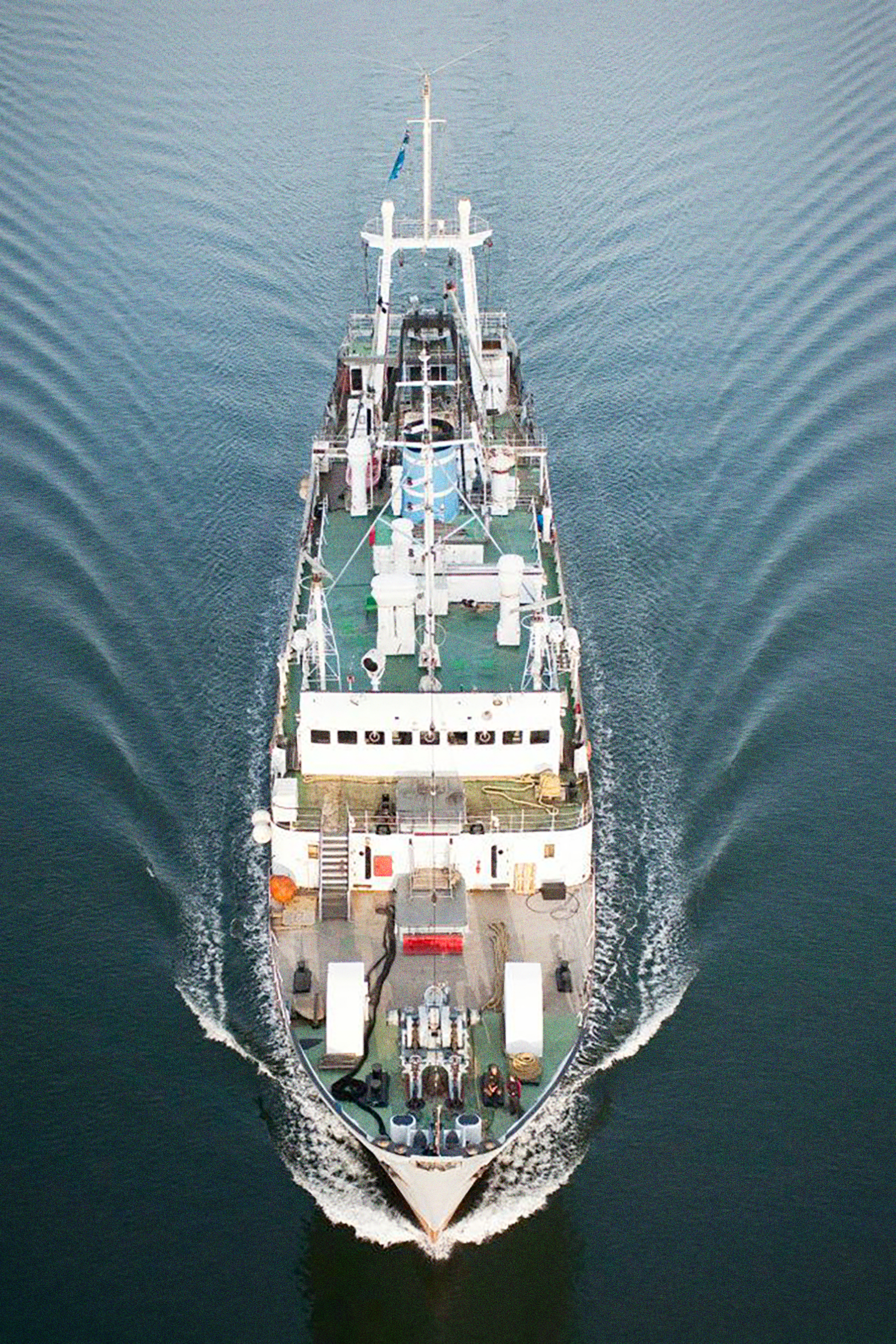 Die Stubnitz auf dem Nord-Ostsee Kanal 2011, aus der Vogelperspektive fotografiert.